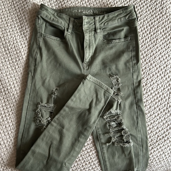 american Eagle green distressed hi-rise begging, super stretch X, size 4 - Picture 3 of 4